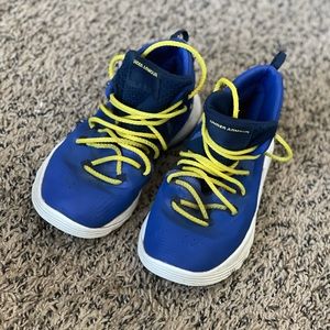 Under Armour 3y shoes